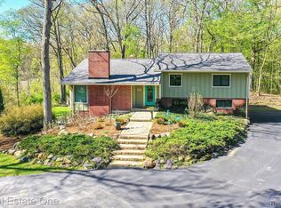 1401 W Predmore Rd, Oakland, MI 48363