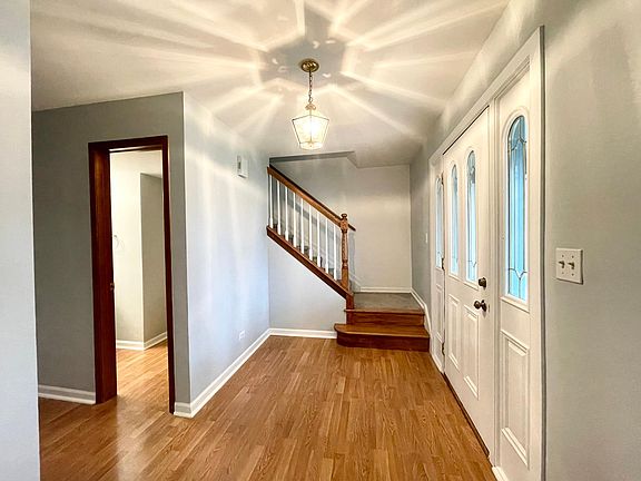 2nd image of 1220 Arrowwood Ct