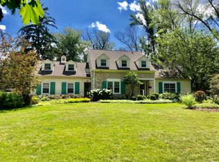 859 E Ravine Ln, Bayside, WI 53217