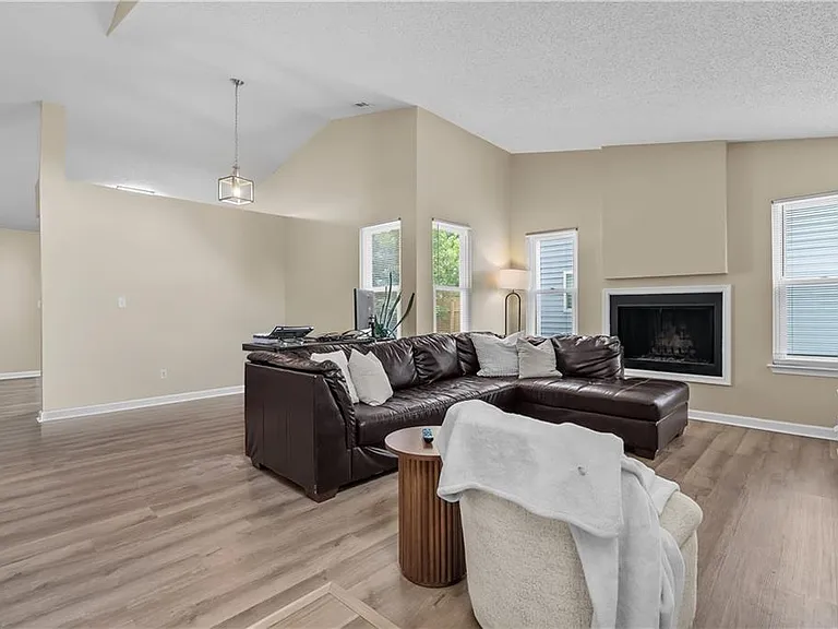 3852 Danville Ct — Photo 4