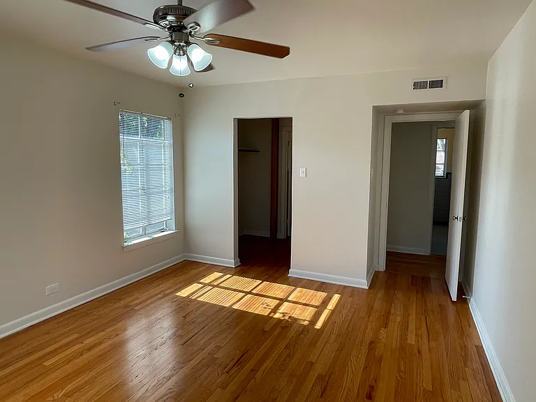 417 W Gramercy Pl #4 — Photo 10