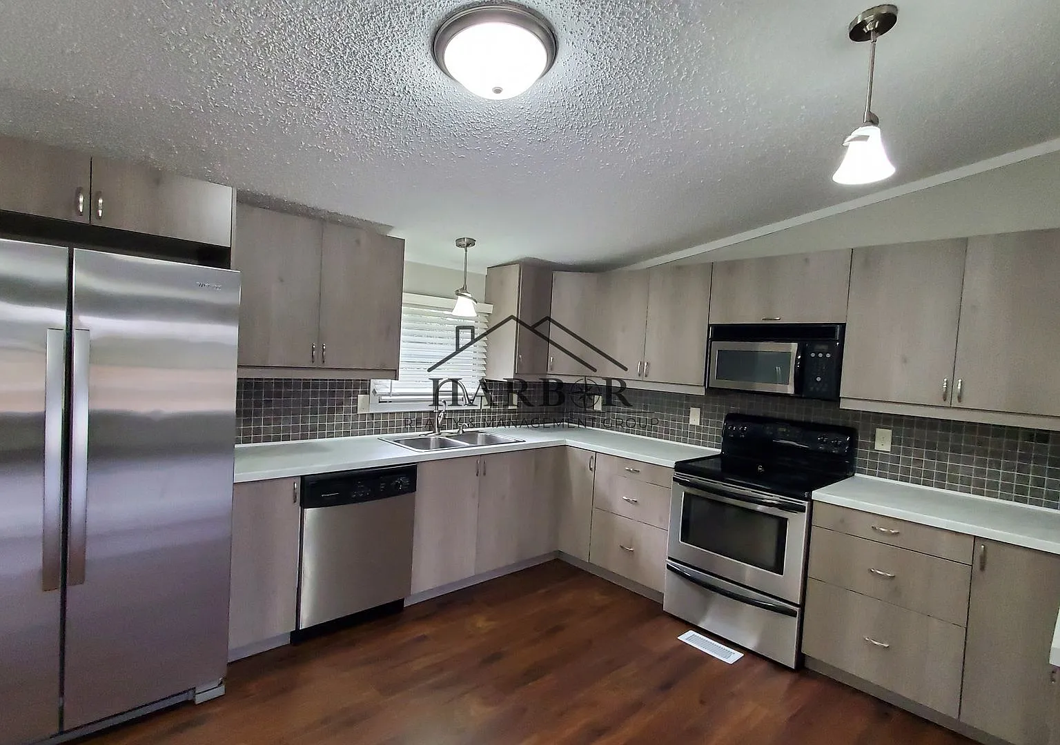Spacious, Newly Renovated 3 Bed, 2 Bath Home — Photo 1
