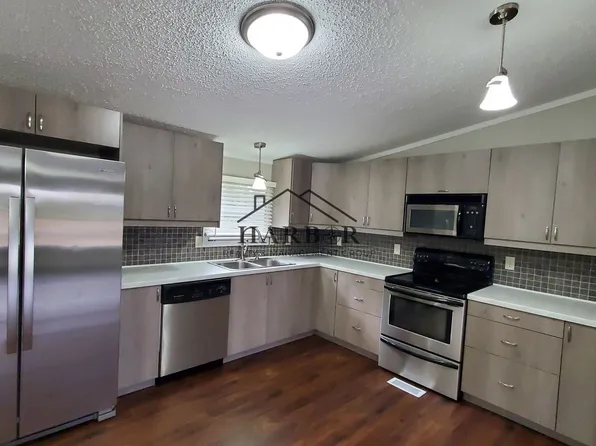 23 Andreasen Dr, Kensington, MN 56343
