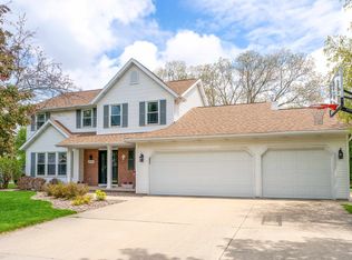 3530 N Meadowsweet Ln, Appleton, WI 54911