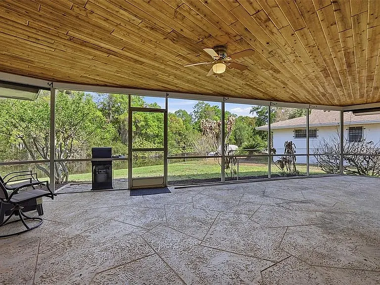2325 Lauderdale Ct — Photo 13