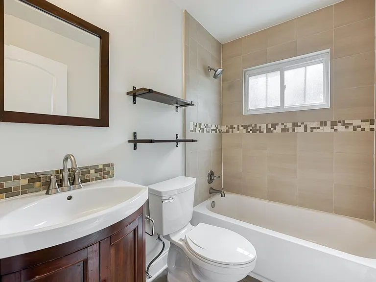 1523 Oakview Rd #4 — Photo 10