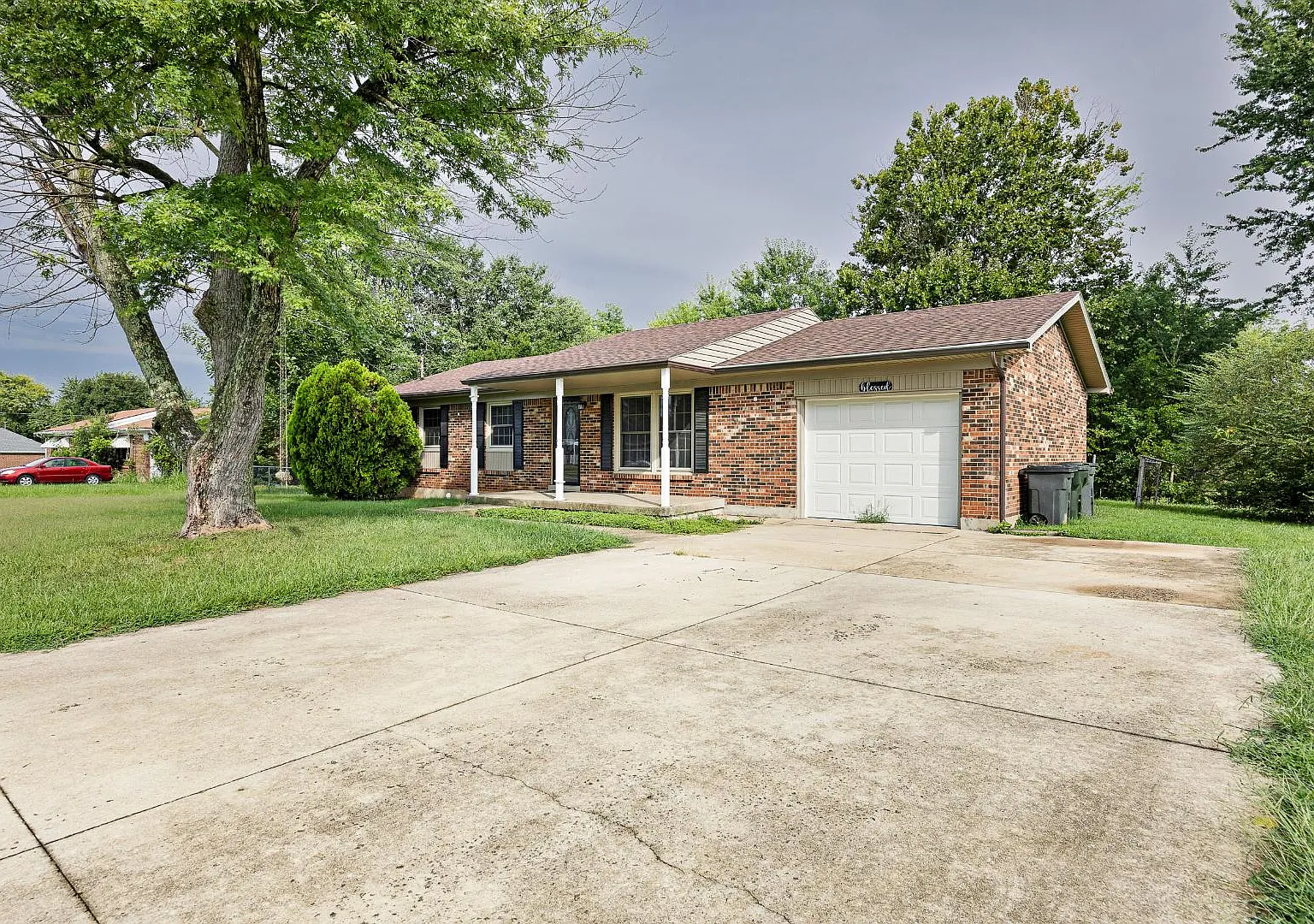 817 Pearman Ave — Photo 2