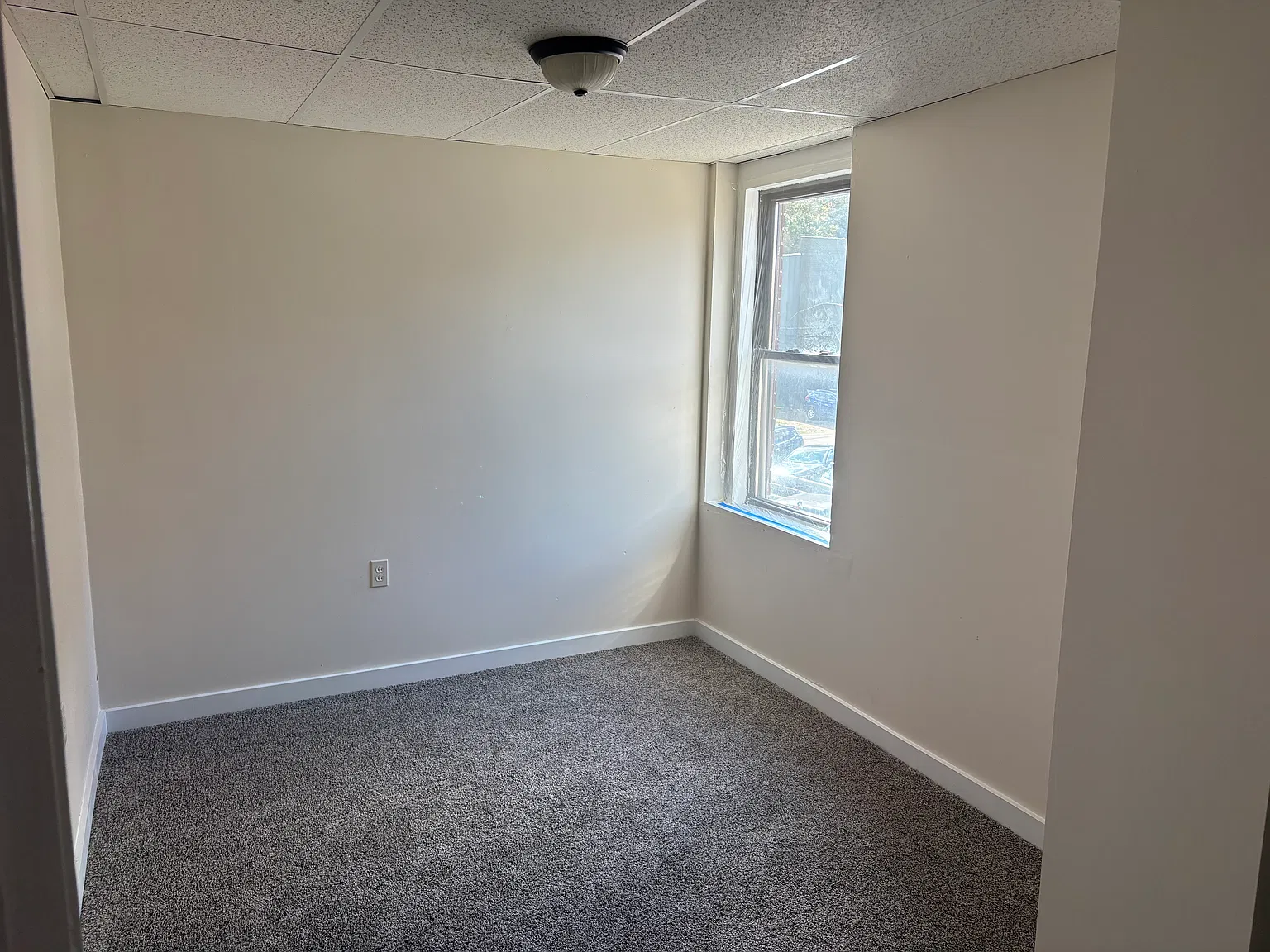 3 bed, $1,200 — Photo 4