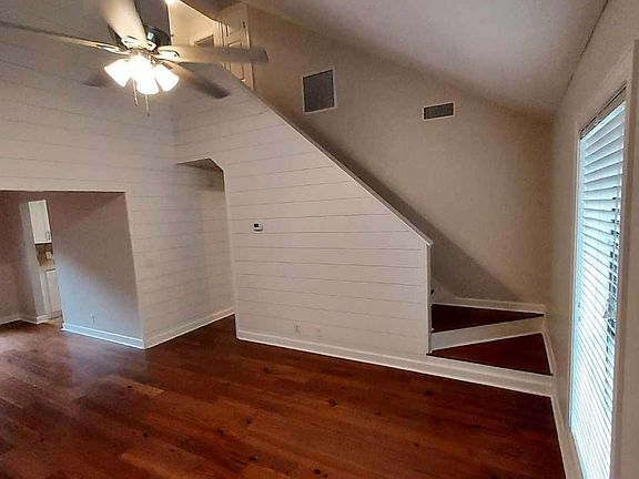 4th image of 525 Brockinton S #525