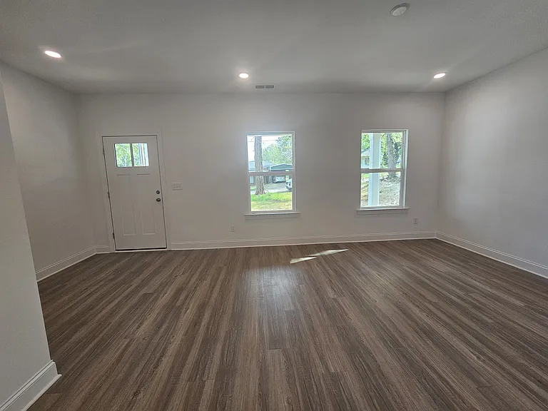 203 Benfield Rd — Photo 11