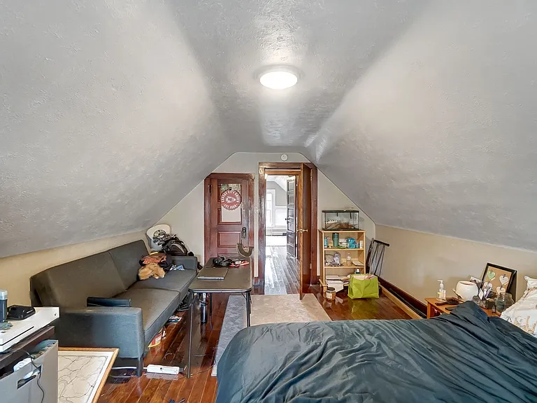 350 Volkert Ave — Photo 10