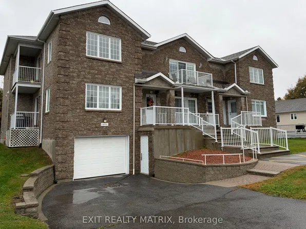 5 Marcel St #18, Russell, ON K0A 1W0