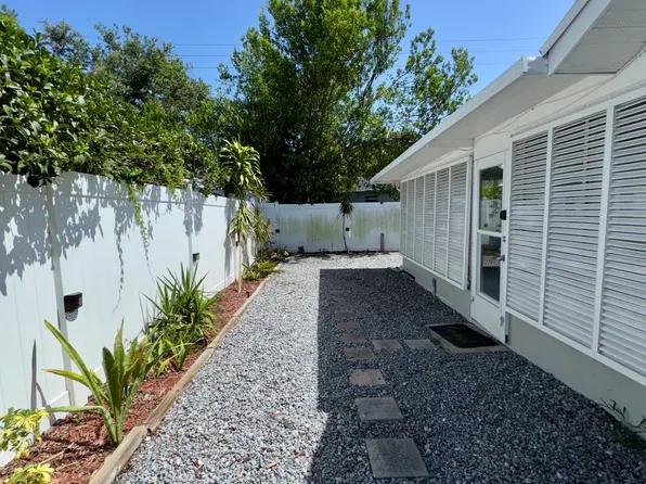 2646 Cheryle Ln #2646B, Sarasota, FL 34237