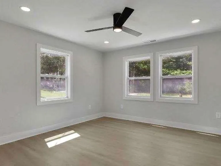 1435 Richland Rd SW — Photo 10