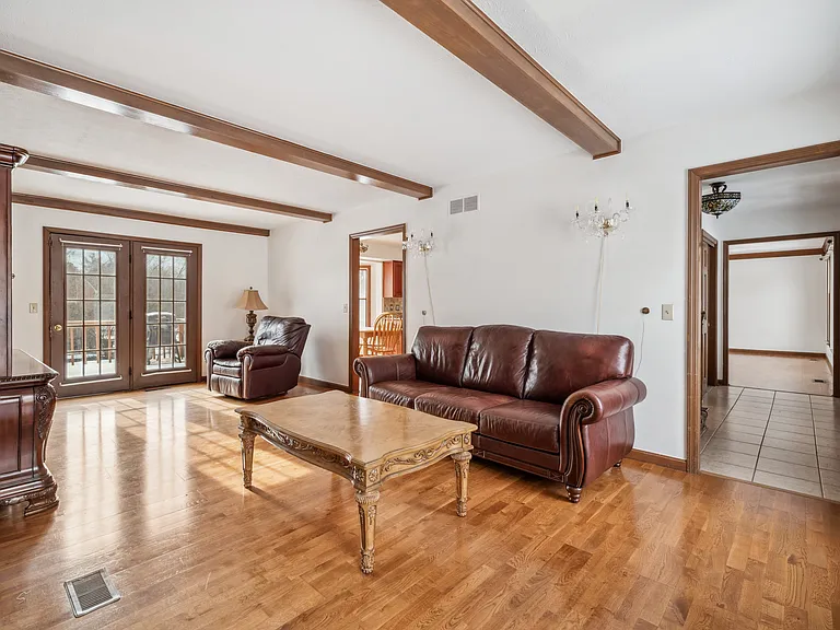 7489 Fitzroy Ct — Photo 18