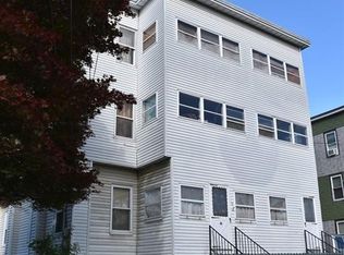 18 Ferry St, Chicopee, MA 01013