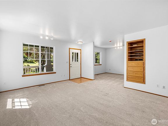 5th image of 2609 C Avenue