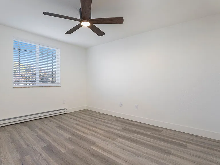 Adamson Apartments — Photo 10
