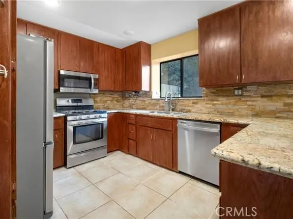 352 Cedarbrook Dr, Twin Peaks, CA 92391