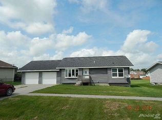 306 2nd St, Menlo, IA 50164