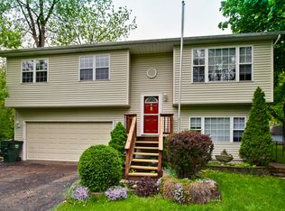 38323 N 6th Ave, Spring Grove, IL 60081