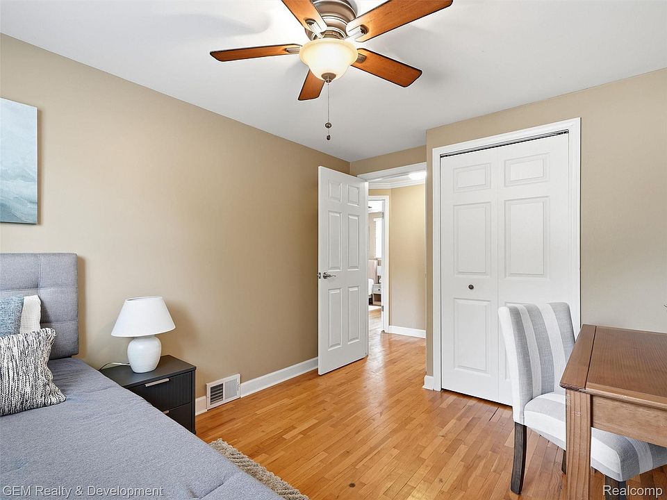 910 Virginia St, photo 23