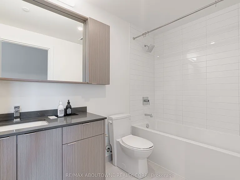 125 Bronte Rd #AO315 — Photo 10