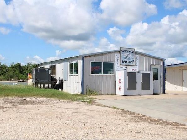 438 Saint Marys Slough Dr, Matagorda, TX 77457