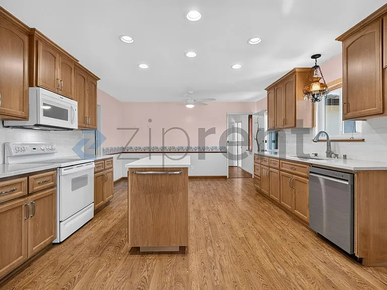 648 San Lorenzo St — Photo 12