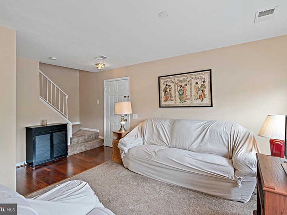 5th image of 8214 Catbird Cir Unit 201