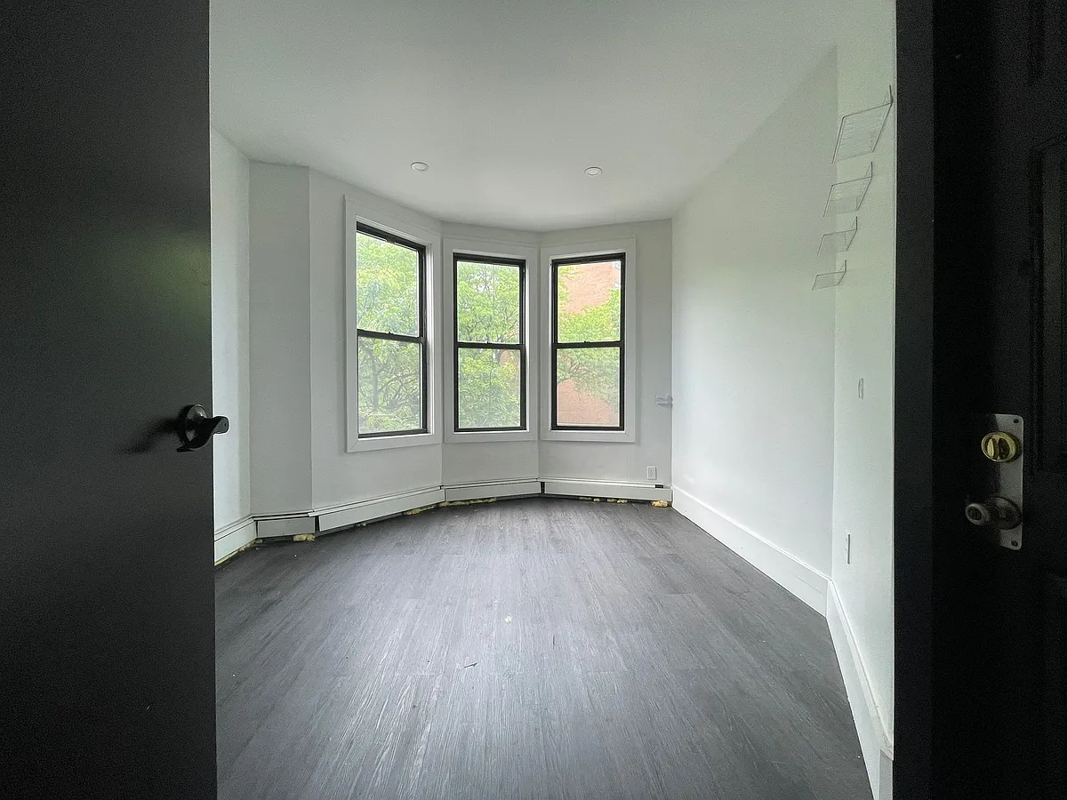 Building Photo - 182 Ocean Ave #3R