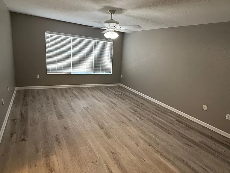 7727 Fairgrove Ave — Photo 23