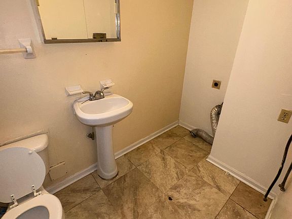 5th image of 3064 Benchwood Dr