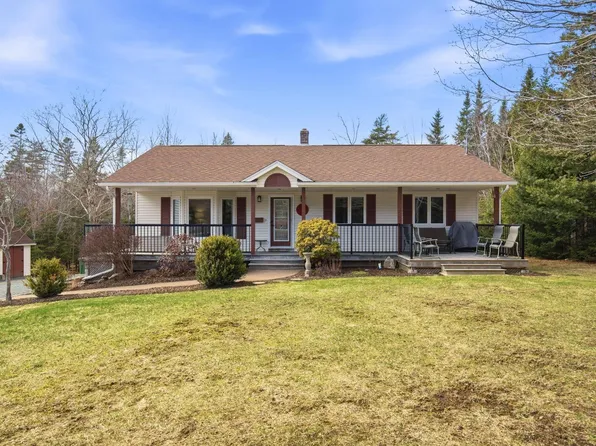 6 Cumberland Way, Windsor Junction, NS B2T 1H4