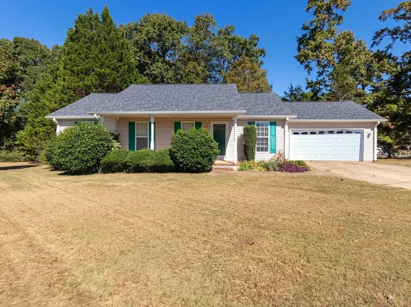 132 High Meadows Ln, Greer, SC 29651