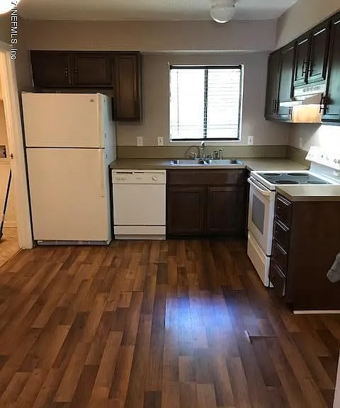 808 Meadowbrook Dr #C — Photo 2