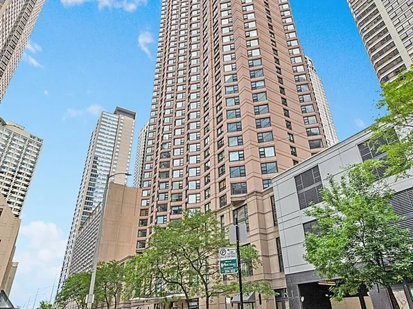 401 E Ontario St APT 2304, Chicago, IL 60611