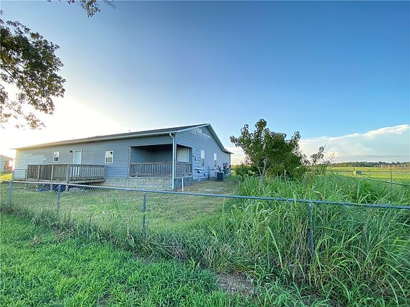 5th image of 261 Old Carpenter Ln