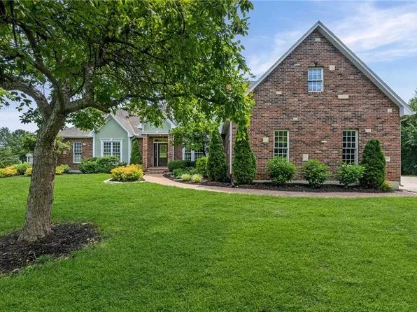 7447 Mize Rd, Shawnee, KS 66227