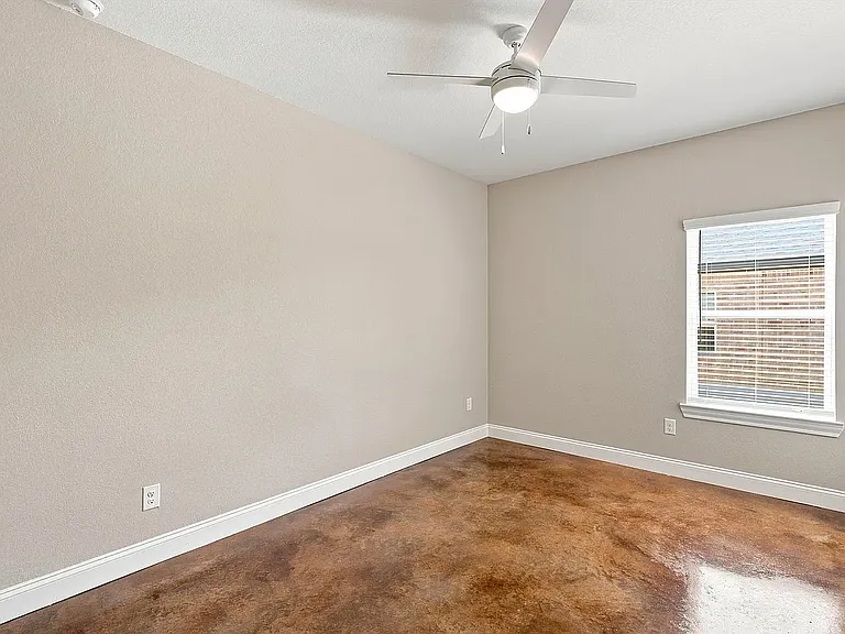 2416 Sloan Cir #A — Photo 6