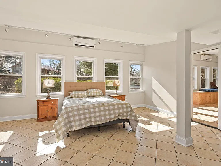 326 Walker Rd — Photo 37