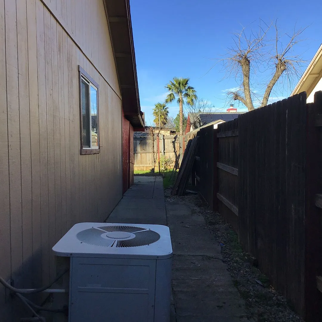 3 Bedroom 2 Bath Home — Photo 3
