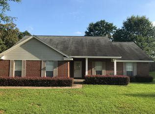 197 Cherrywood Dr, Columbus, MS 39702