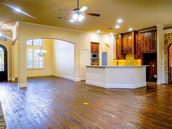 2nd image of 2803 Spring Oaks Dr