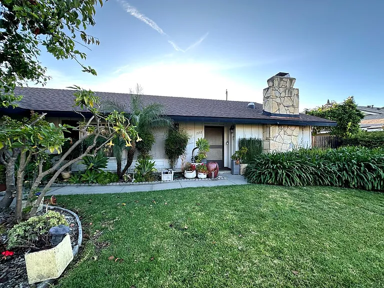 1132 S Gretta Ave — Photo 3
