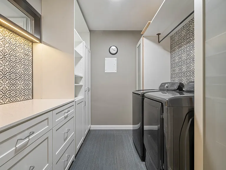 Lassen St — Photo 42