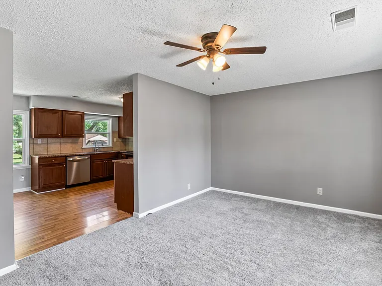 10500 W 57th St — Photo 3