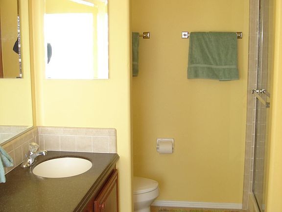 4th image of 40 Janet Dr