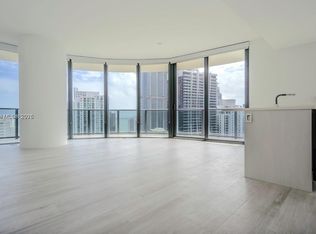 45 SW 9th St APT 3303, Miami, FL 33130