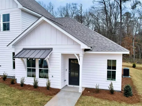 630 Village Dr Unit 18, Opelika, AL 36801